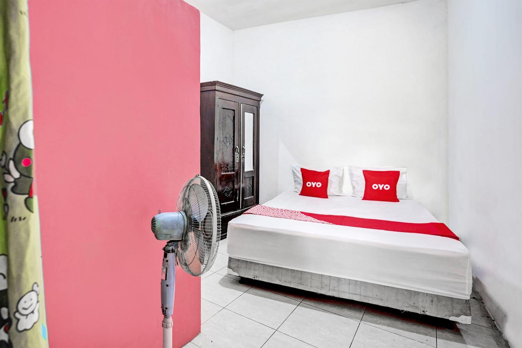Oyo Life 92840 Wisma Morricco Jombang Buitenkant foto