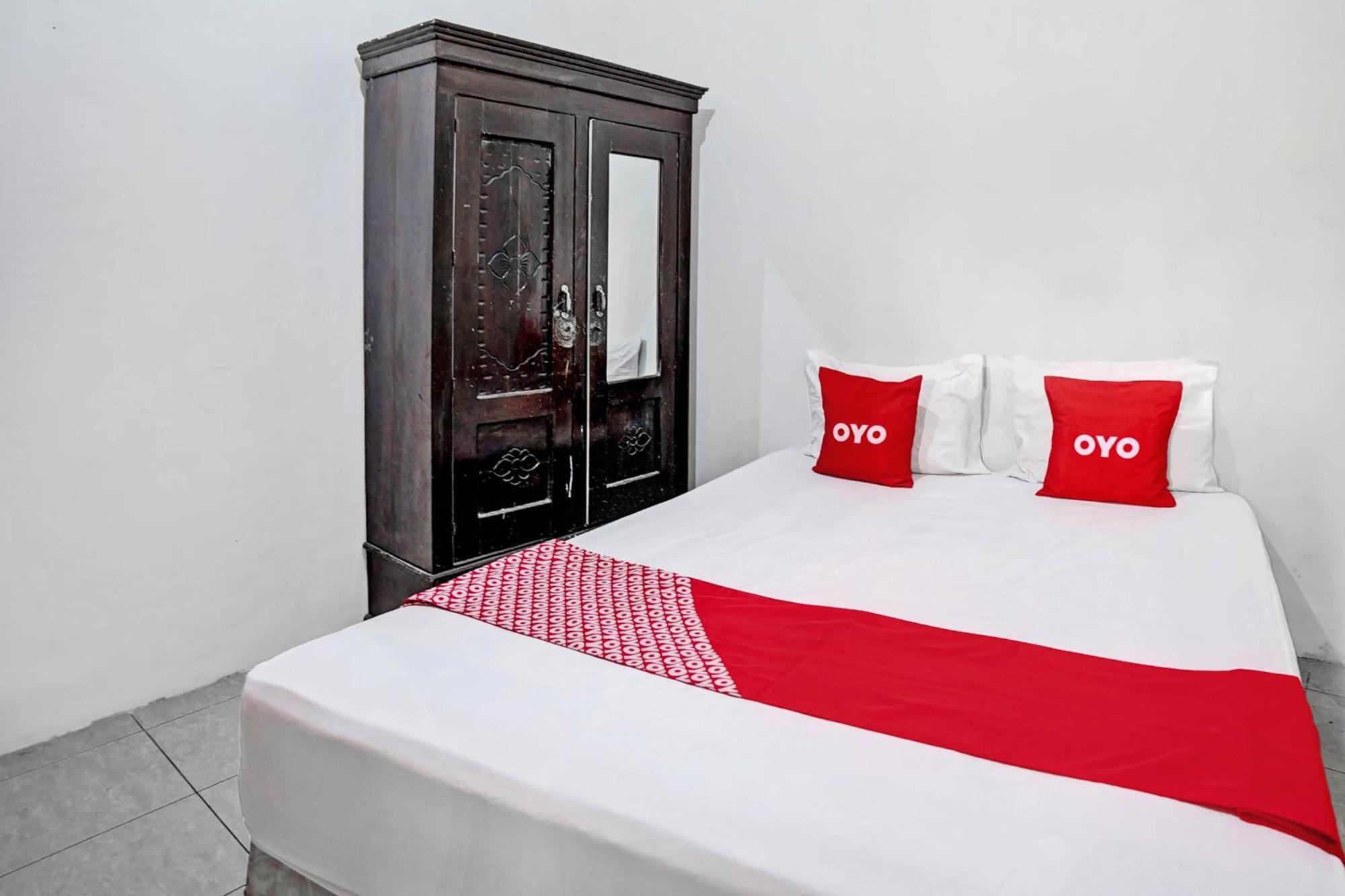 Oyo Life 92840 Wisma Morricco Jombang Buitenkant foto