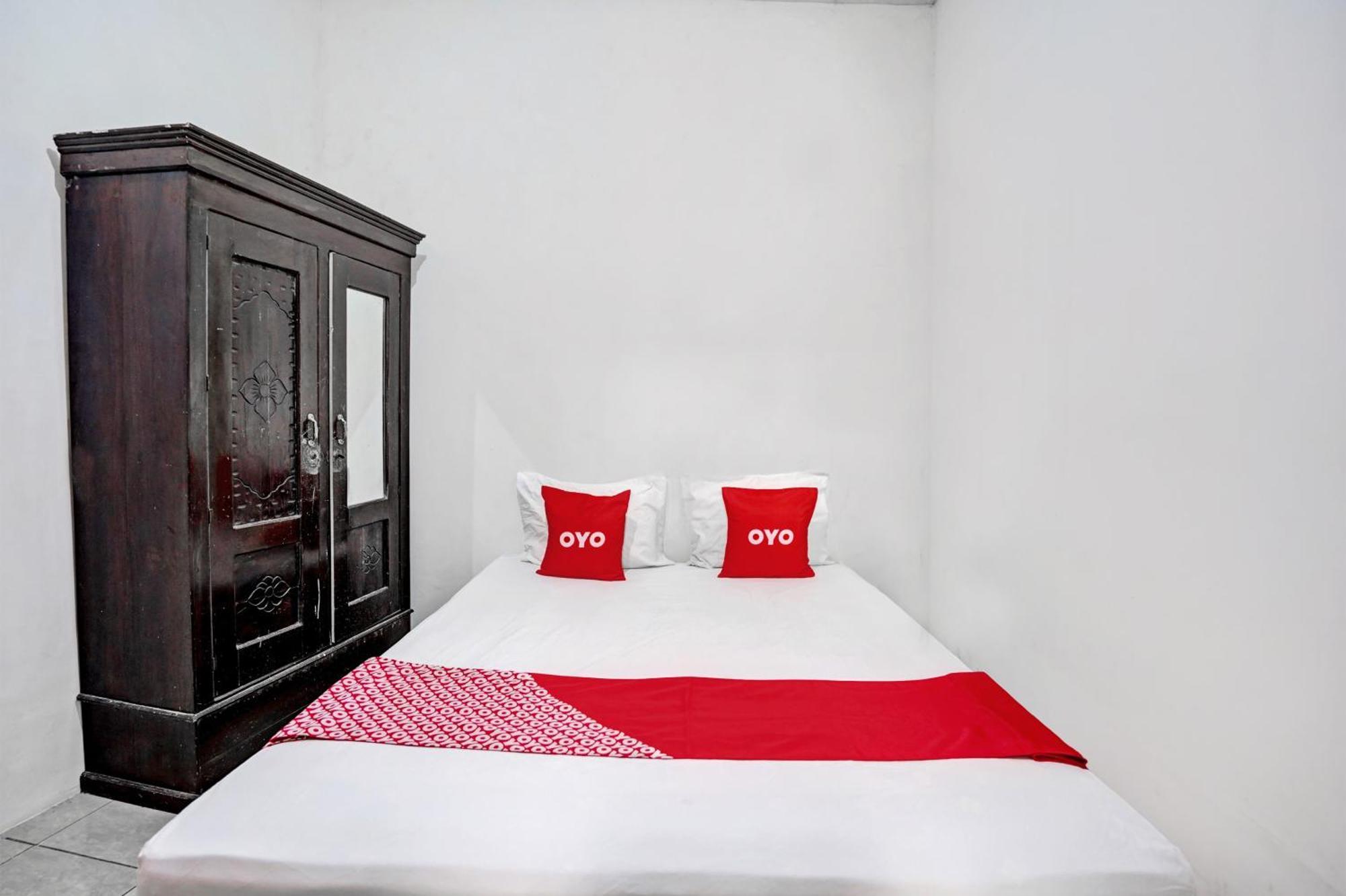 Oyo Life 92840 Wisma Morricco Jombang Buitenkant foto